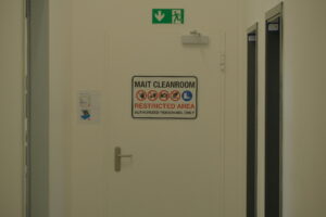 LSS_Eingangstür Reinraum